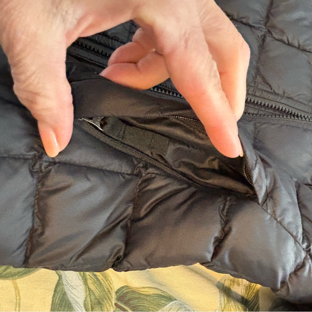The North Face Thermoball jacket Boys S/P, 7/8 Black - Picture 6 of 14